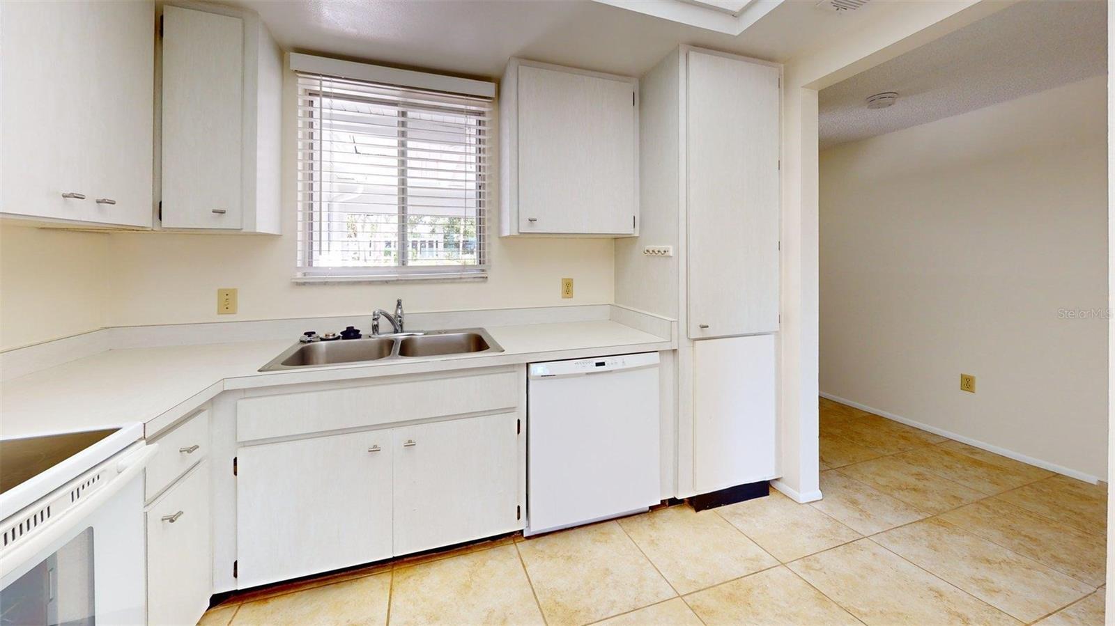 1213 Glen Oaks Dr E Property Photo 15