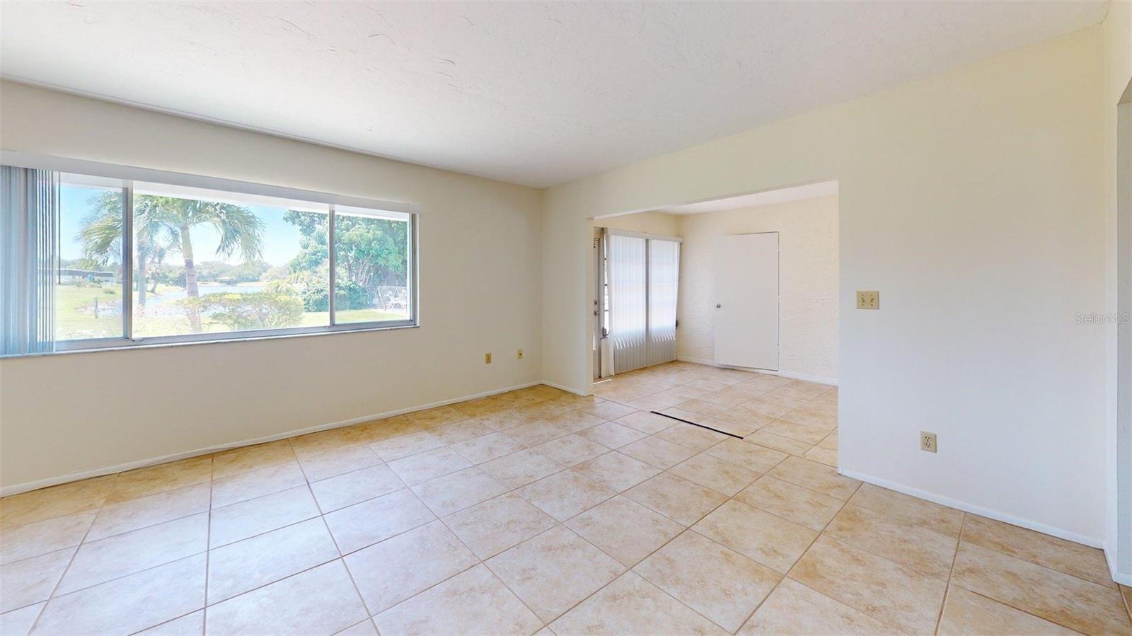 1213 Glen Oaks Dr E Property Photo 18