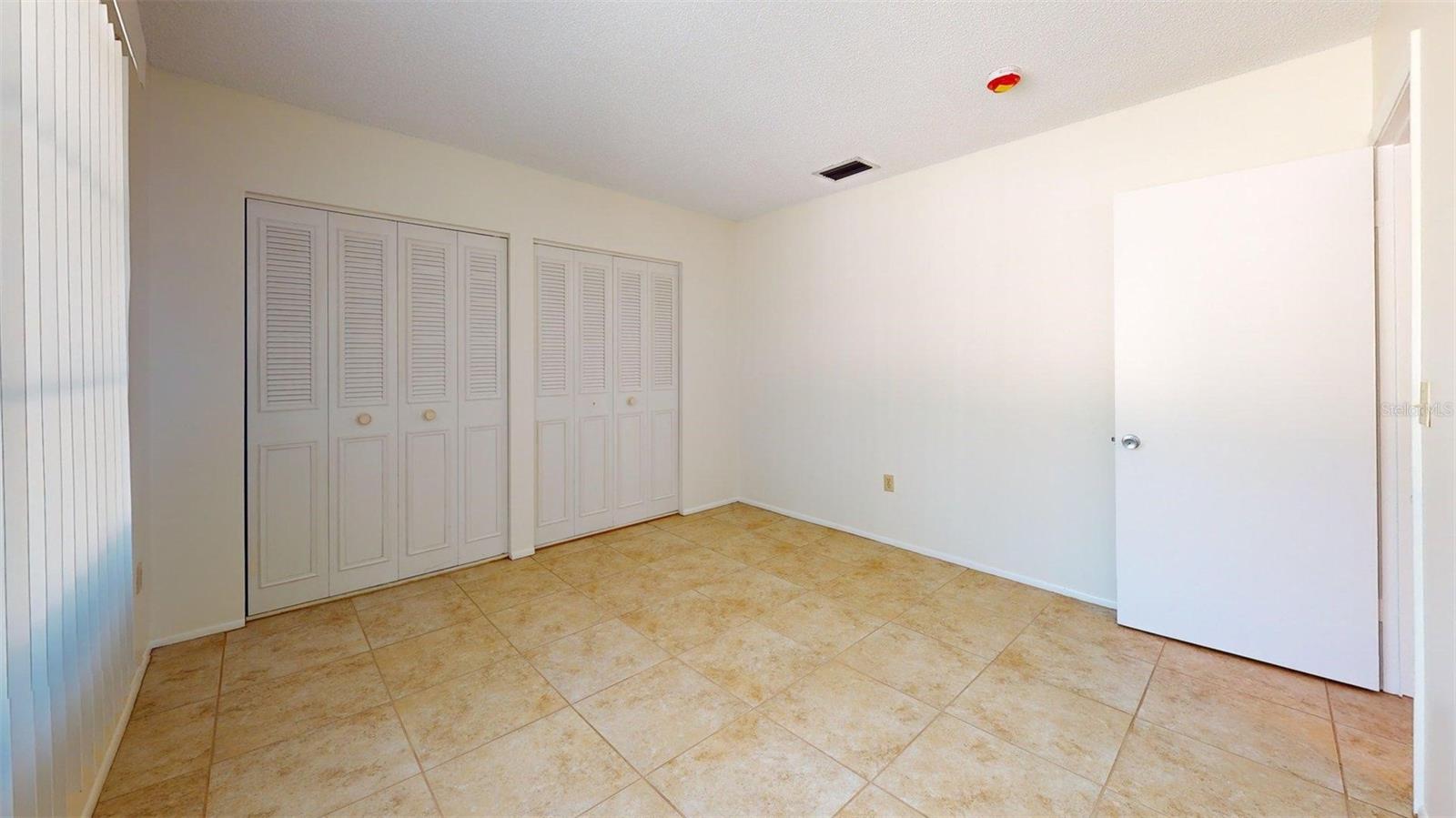 1213 Glen Oaks Dr E Property Photo 23