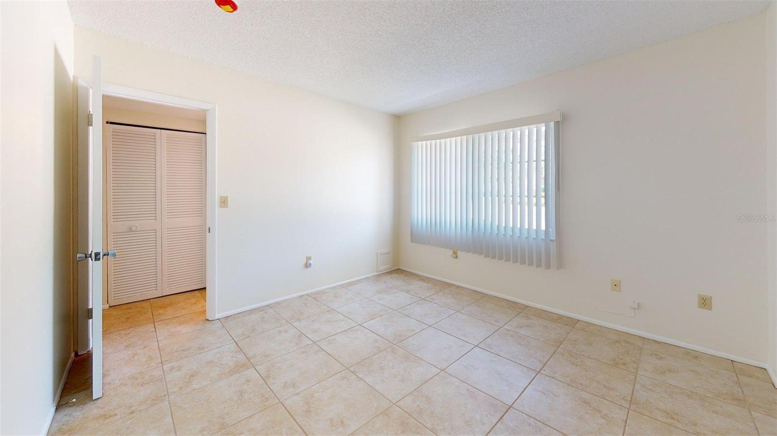 1213 Glen Oaks Dr E Property Photo 26