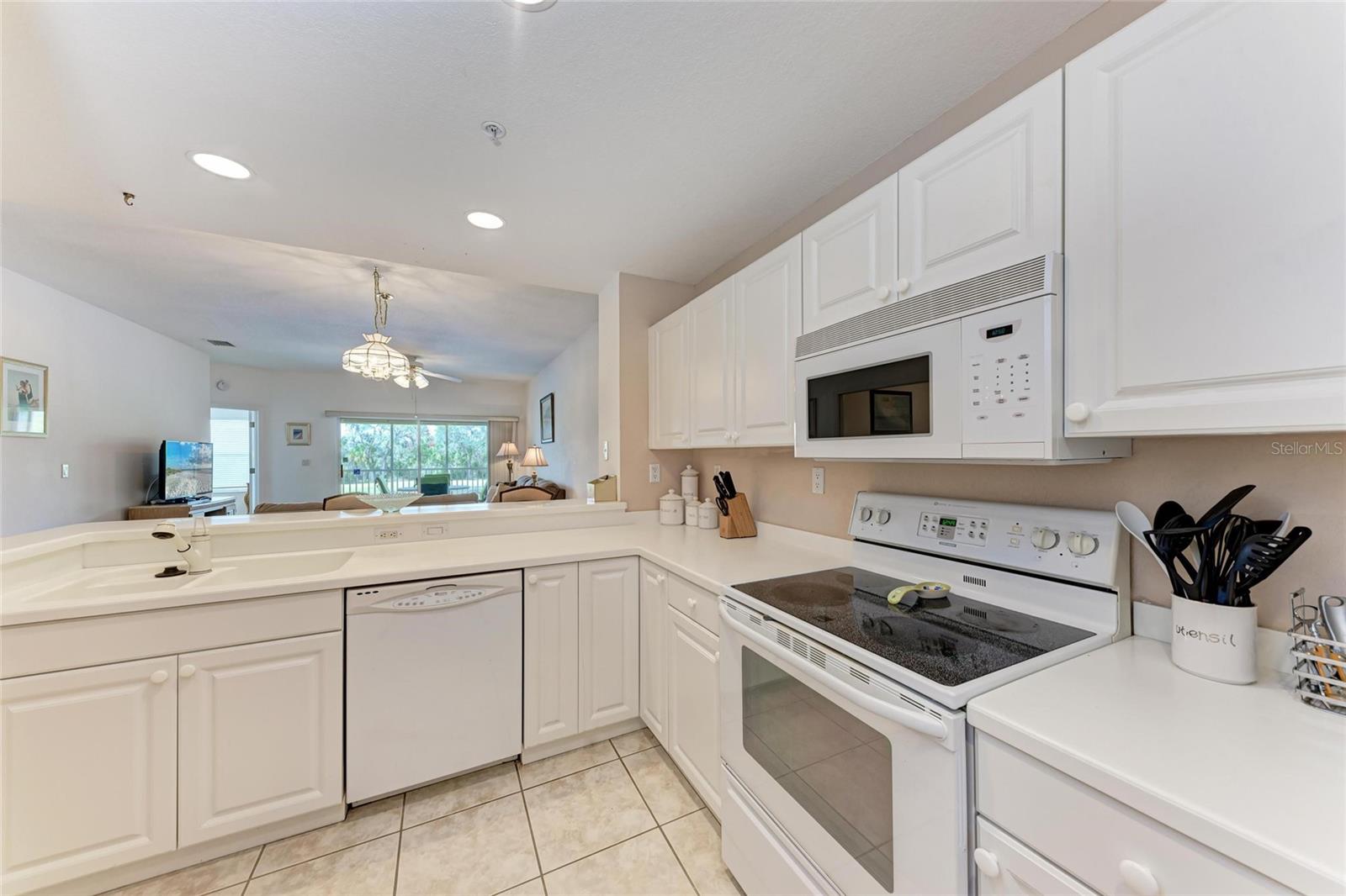 6326 Grand Oak Cir #203 Property Photo 14
