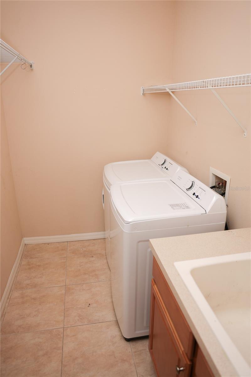 11505 52nd Ct E Property Photo 7