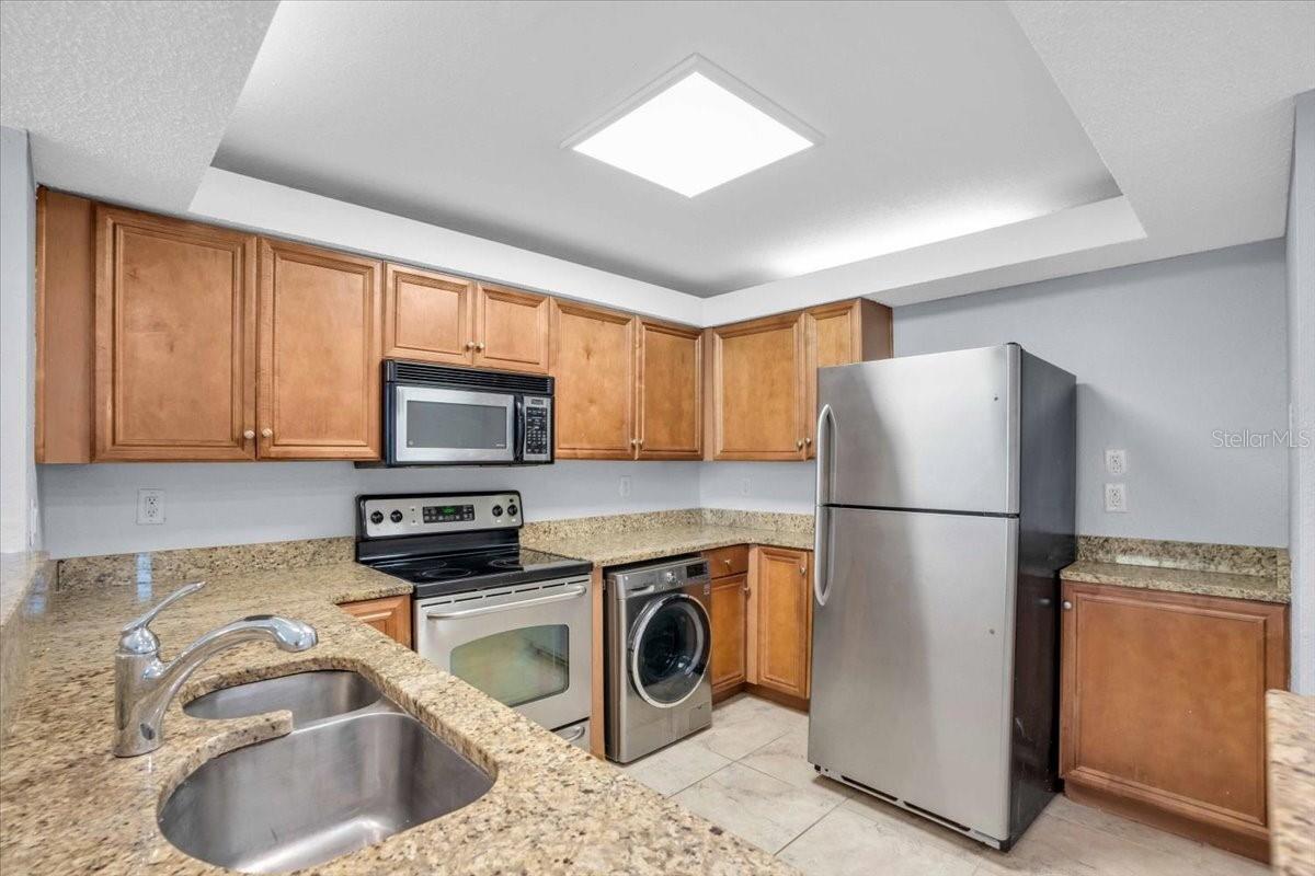2755 Coconut Bay Ln #3f Property Photo 3