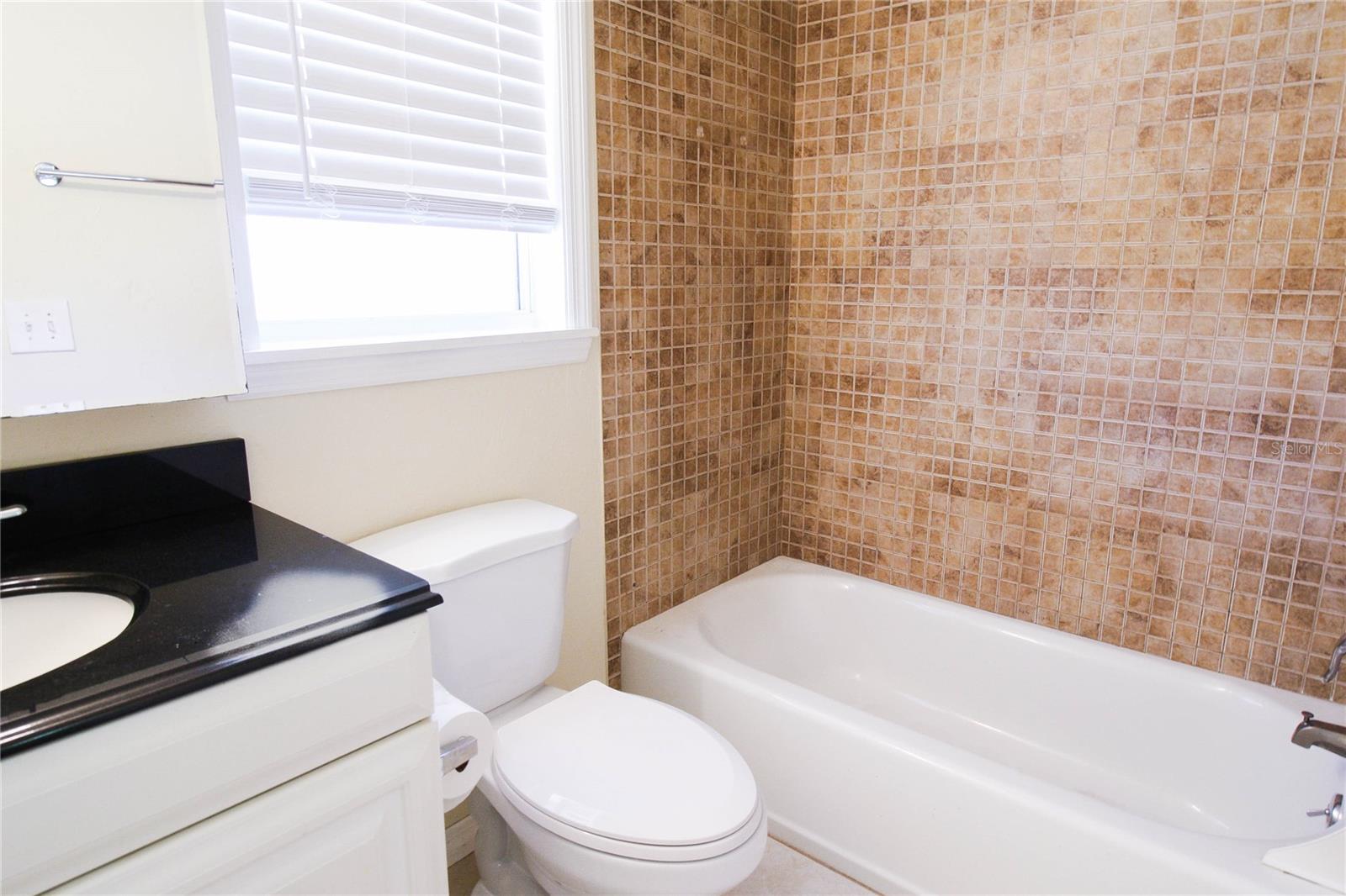 1644 Redwood St #apt D Property Photo 8