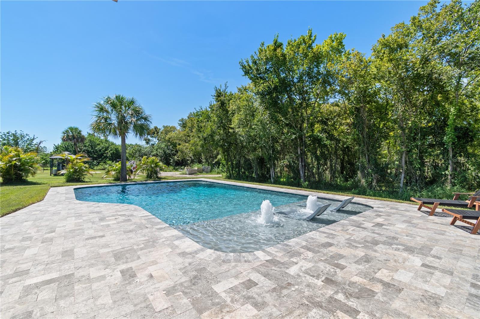 1810 37th St E Property Photo 6