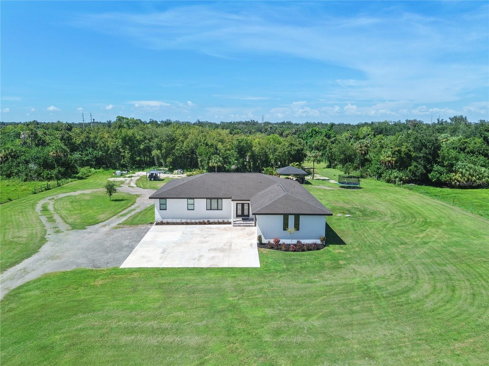 1810 37th St E Property Photo 11