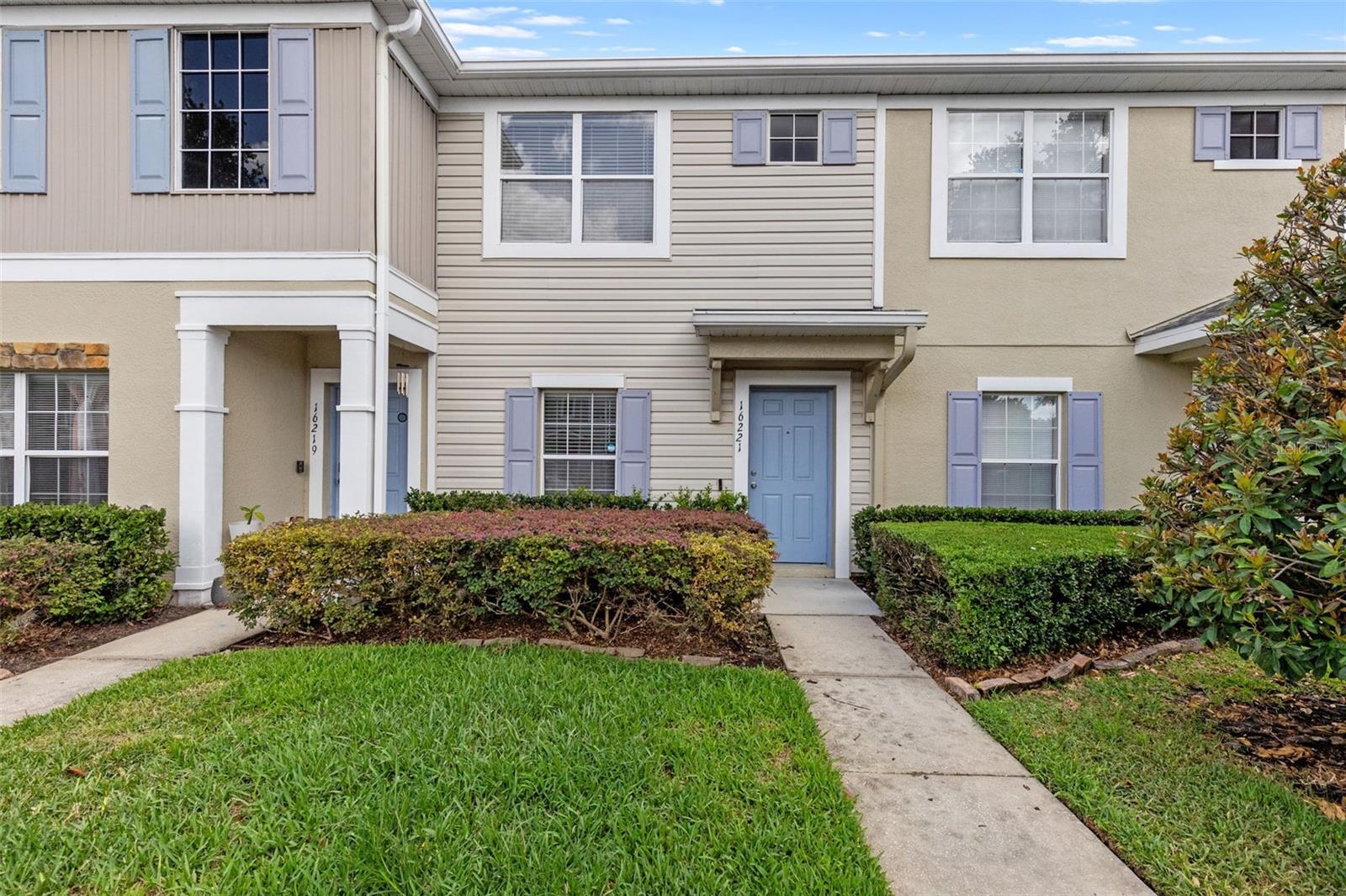 16221 SWAN VIEW CIR Property Photo 1