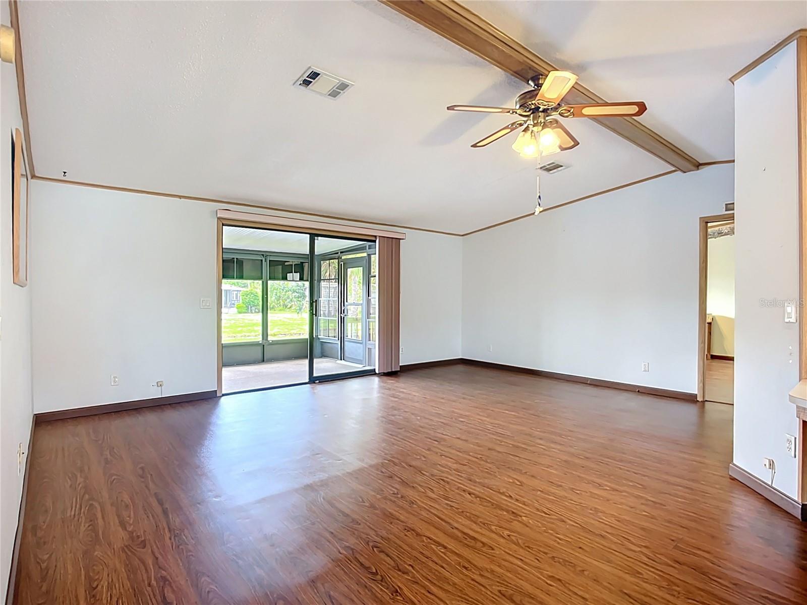 89 Whipporwill Ct Property Photo 11