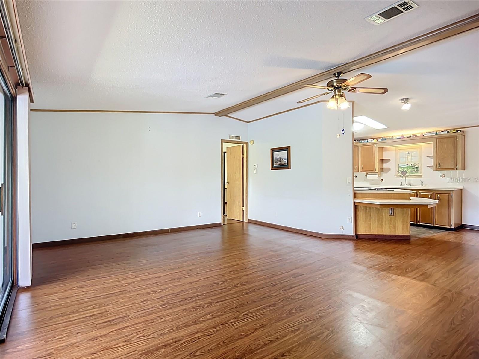 89 Whipporwill Ct Property Photo 12