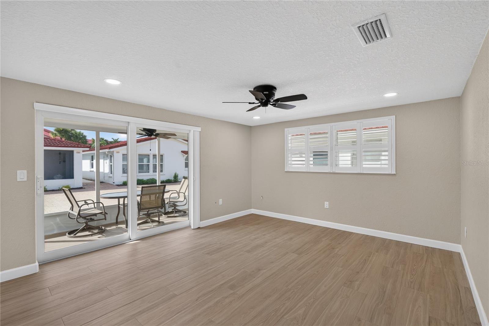 6154 Midnight Pass Rd #villa4c Property Photo 11