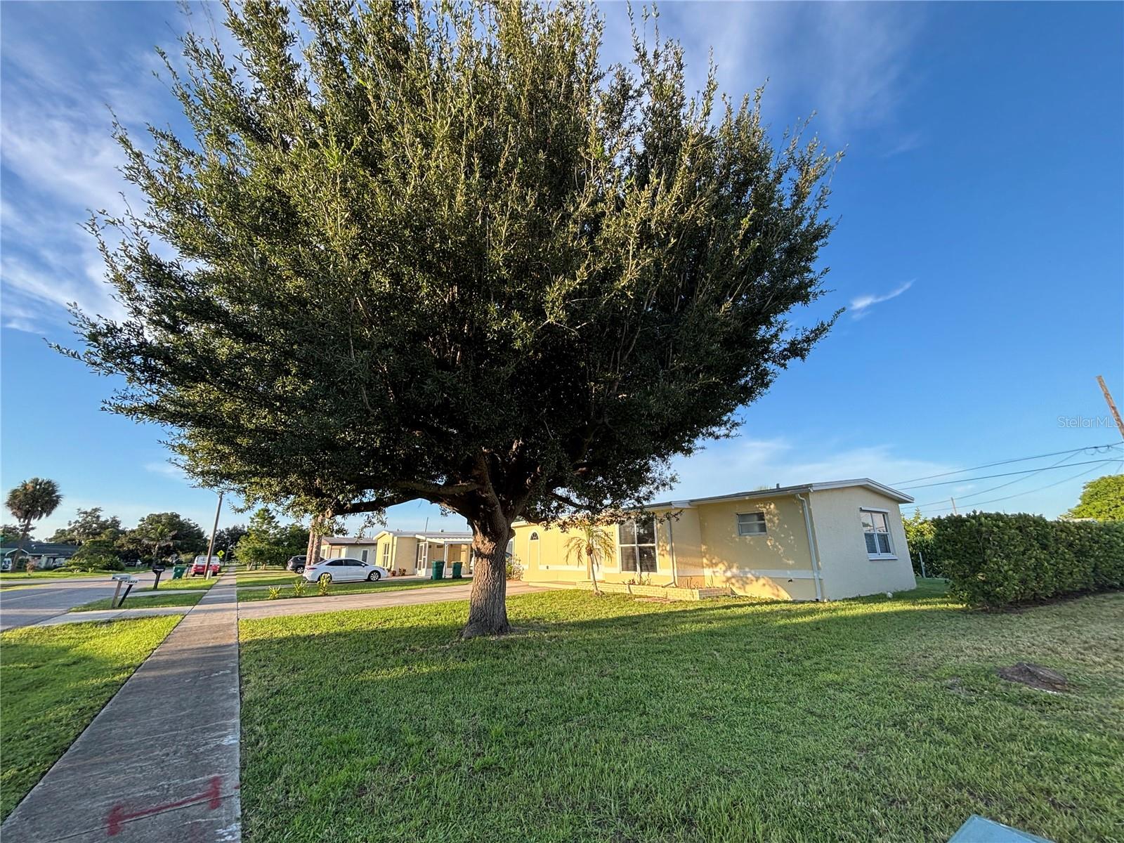 2472 Picnic St Property Photo 3