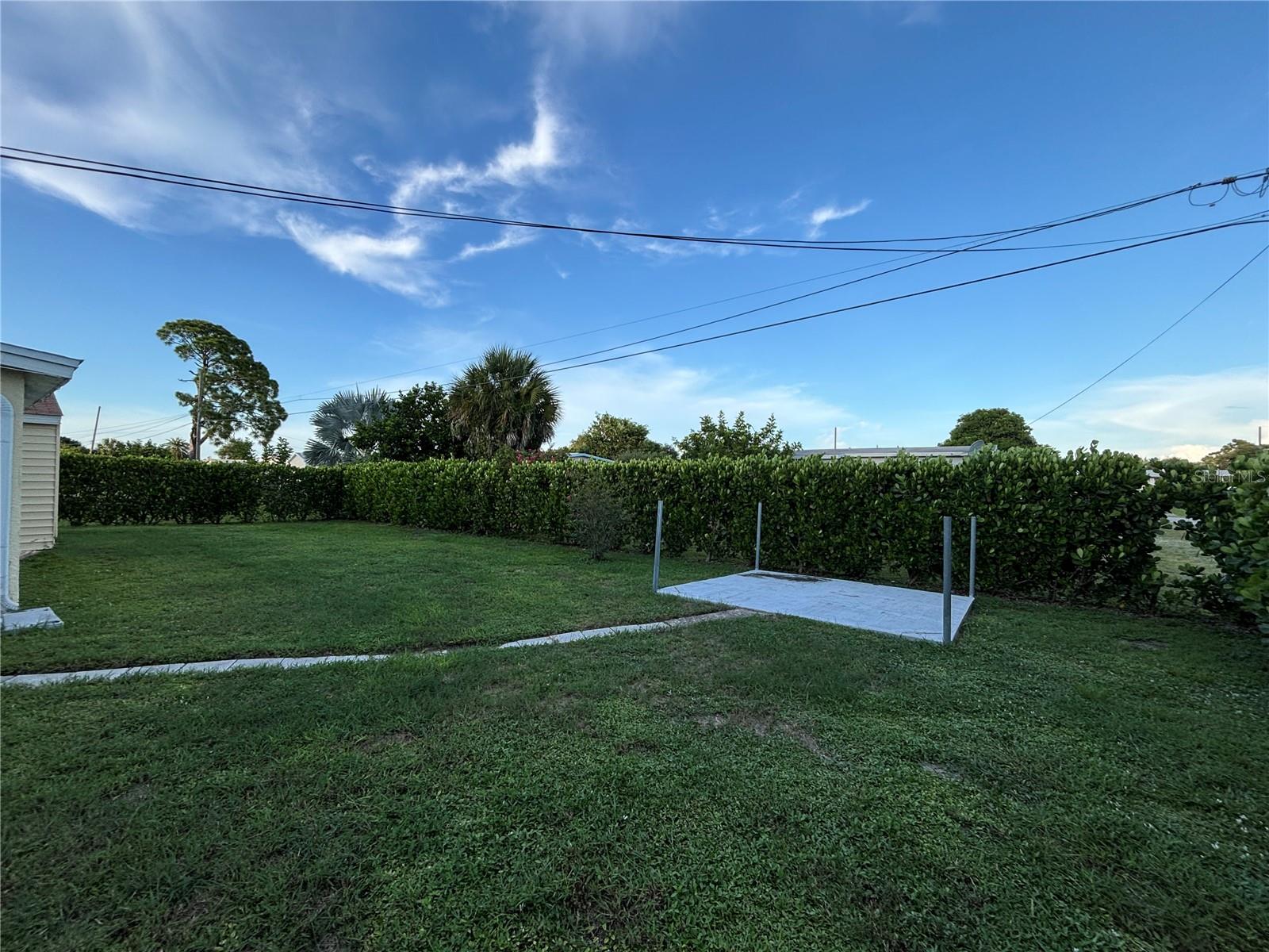 2472 Picnic St Property Photo 6