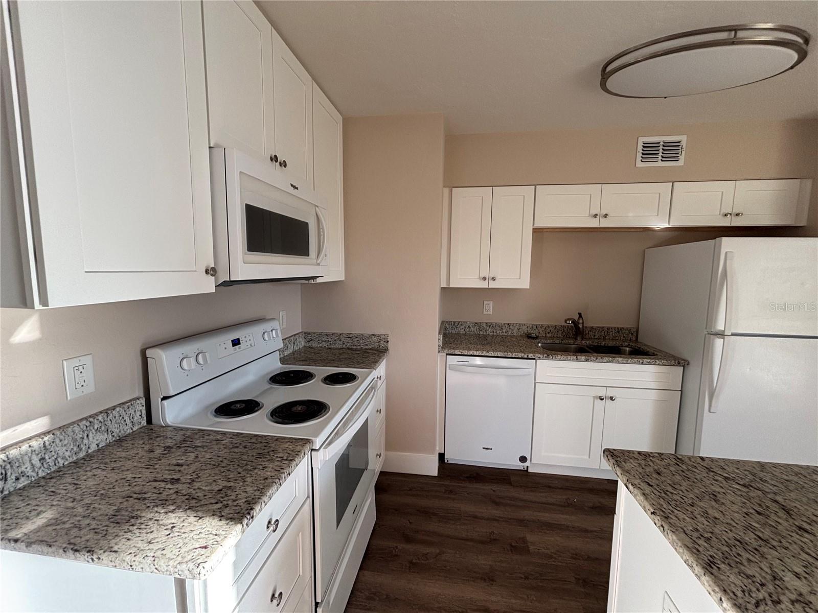 2472 Picnic St Property Photo 12