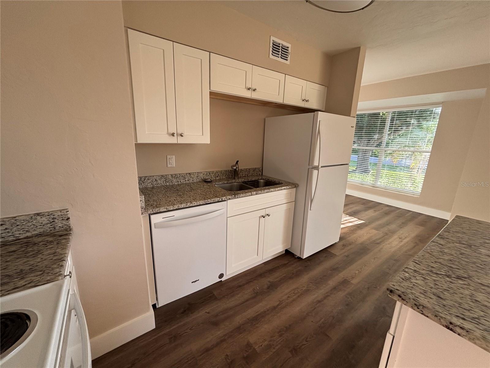2472 Picnic St Property Photo 13