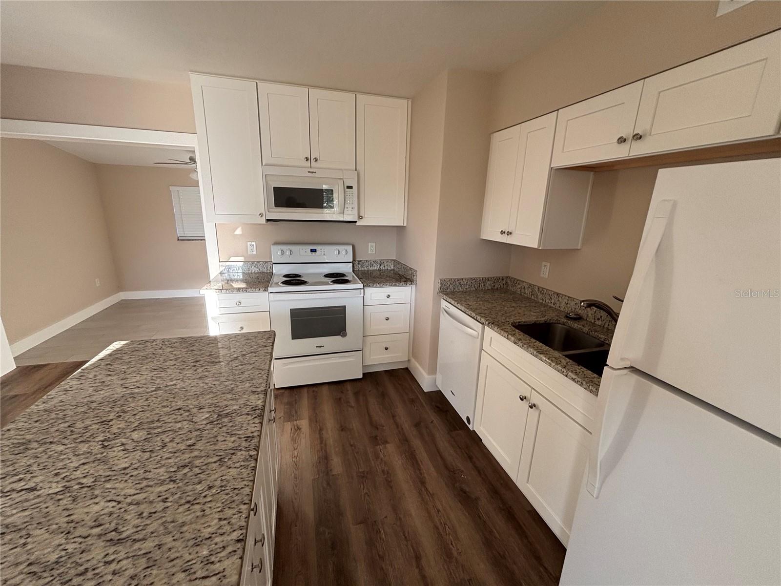 2472 Picnic St Property Photo 14