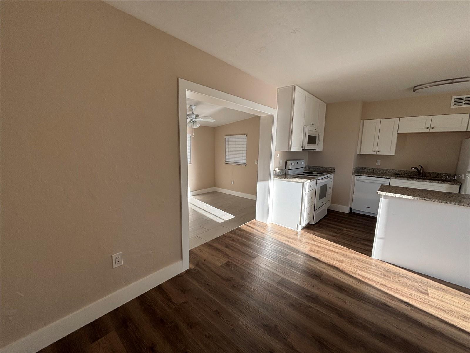 2472 Picnic St Property Photo 16