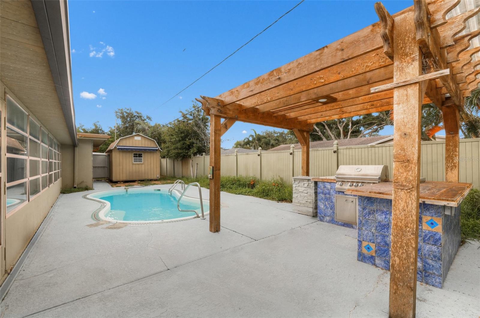 6450 31st Ter N Property Photo 2