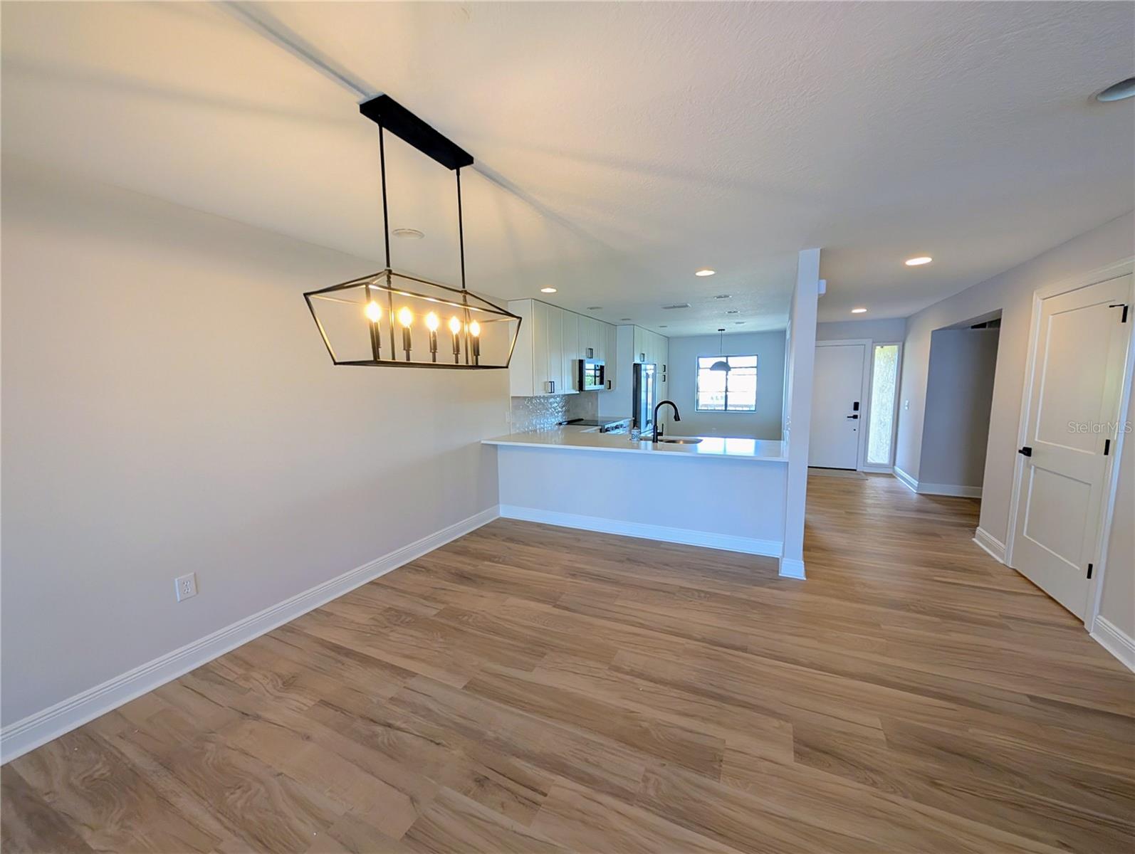 3850 Mariners Walk #723 Property Photo 8