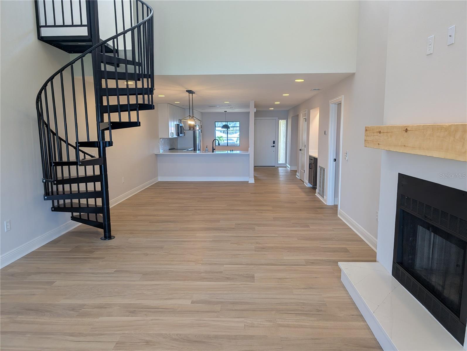 3850 Mariners Walk #723 Property Photo 10