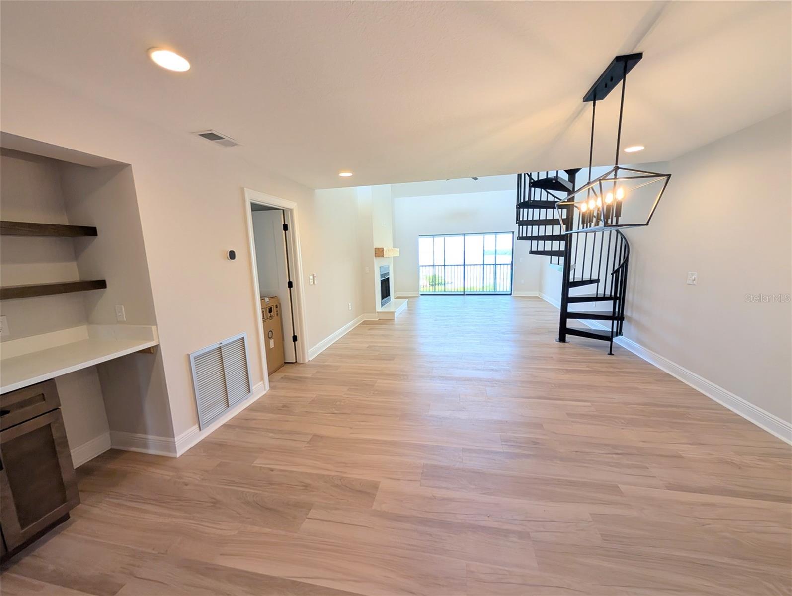3850 Mariners Walk #723 Property Photo 11