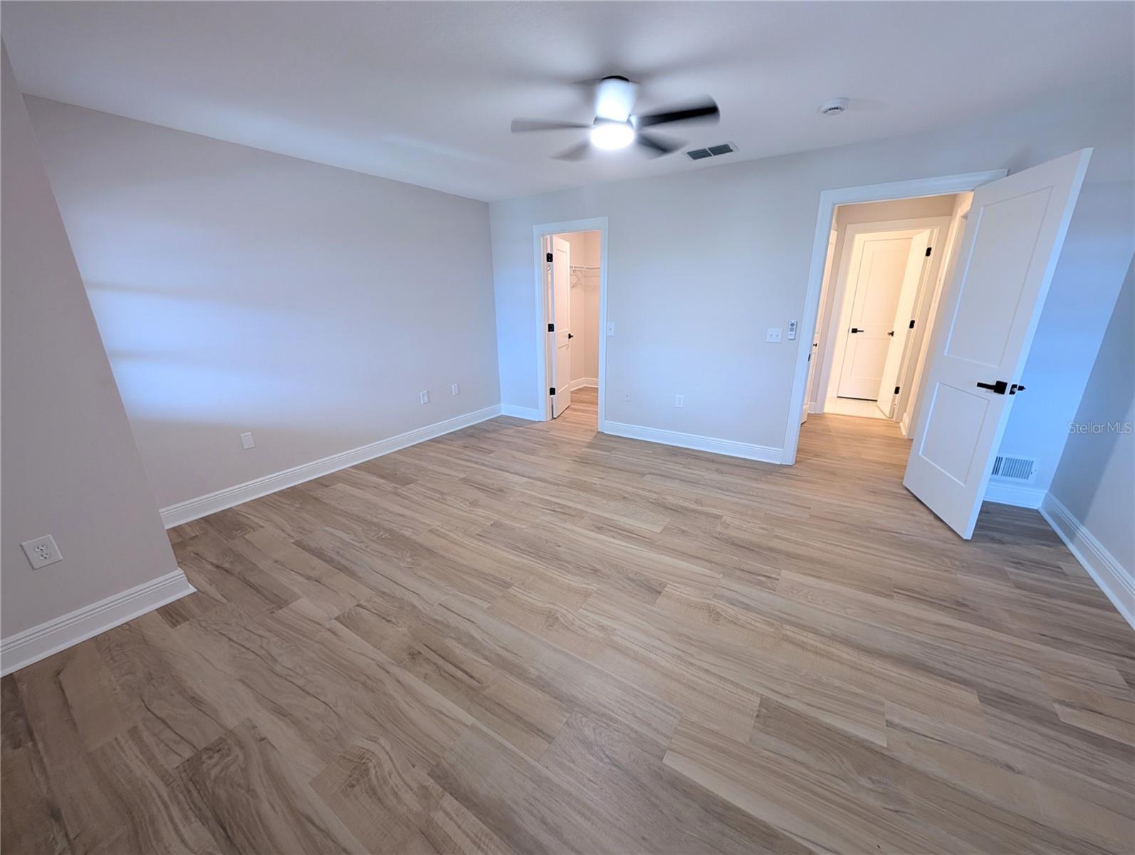 3850 Mariners Walk #723 Property Photo 24