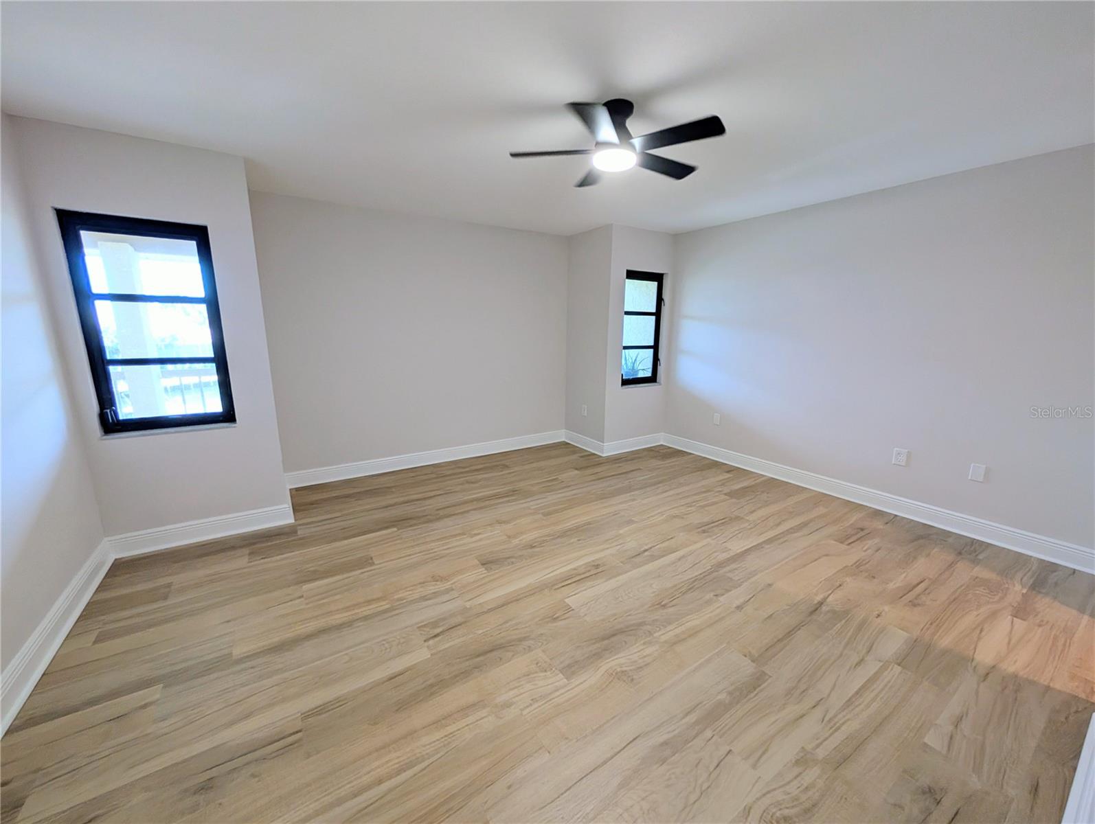 3850 Mariners Walk #723 Property Photo 31