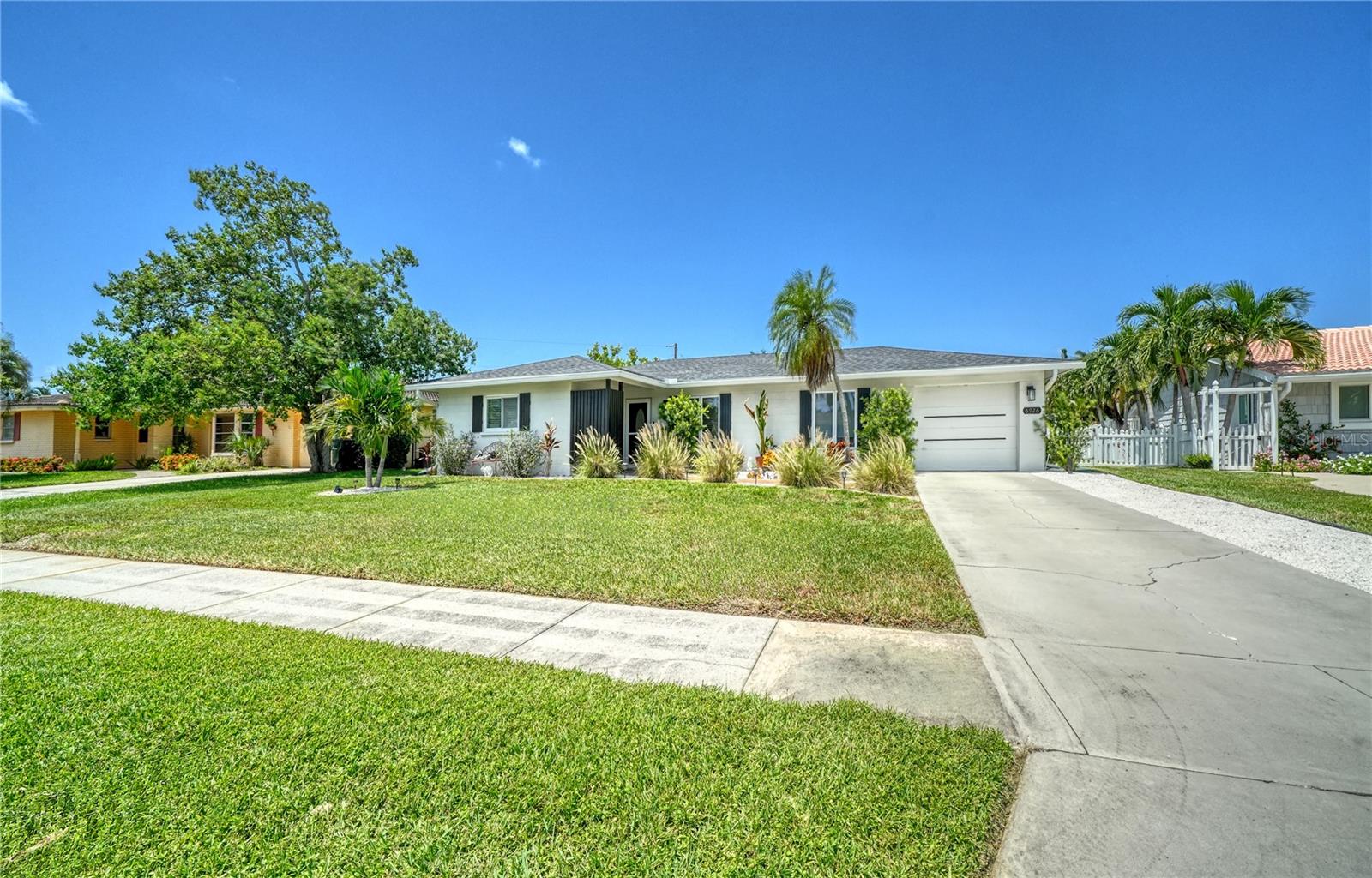 A4703100 Property Photo 1