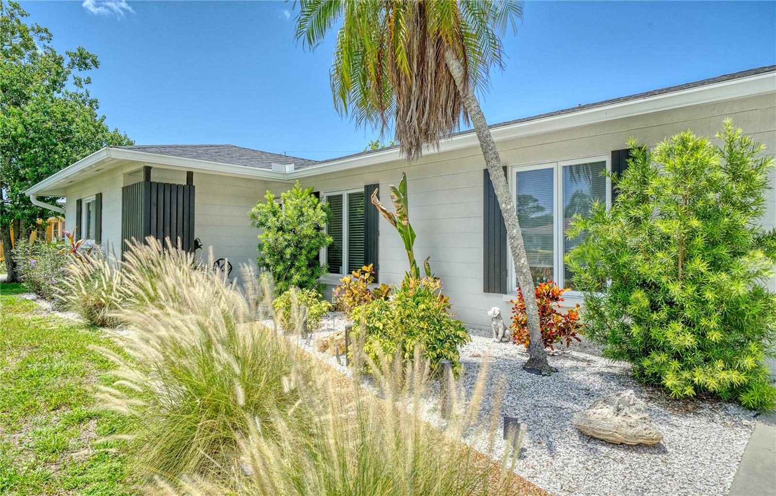 A4703100 Property Photo 2