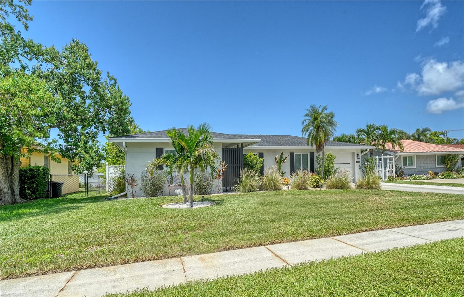 A4703100 Property Photo 3