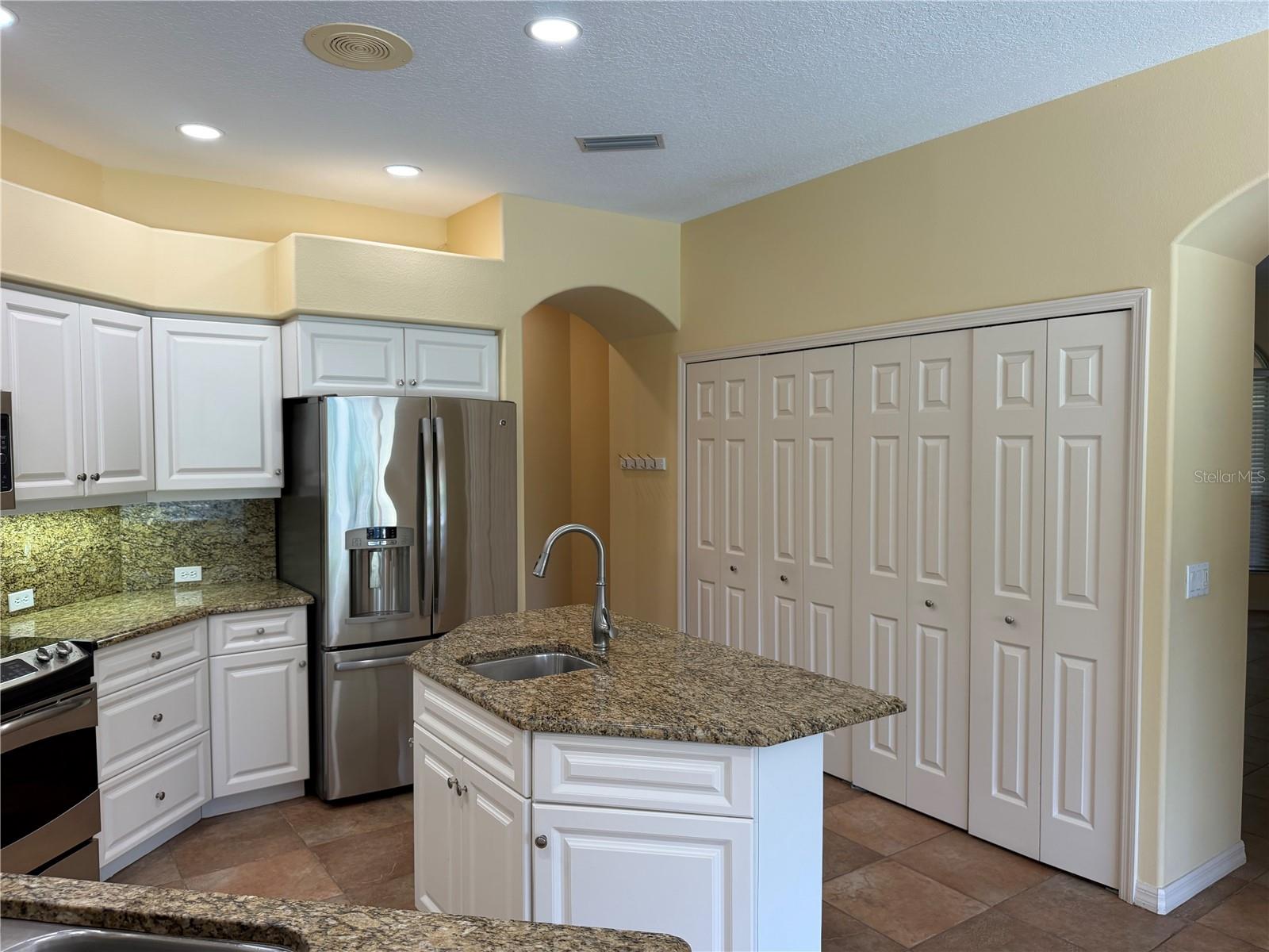 8544 Park Shore Ln Property Photo 12