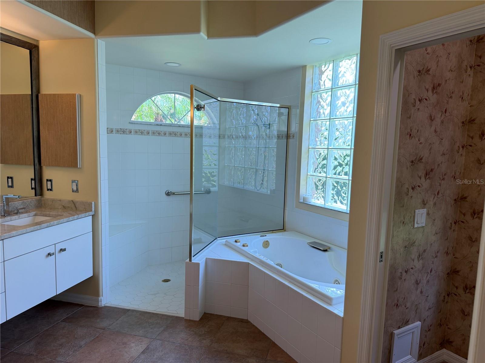 8544 Park Shore Ln Property Photo 21