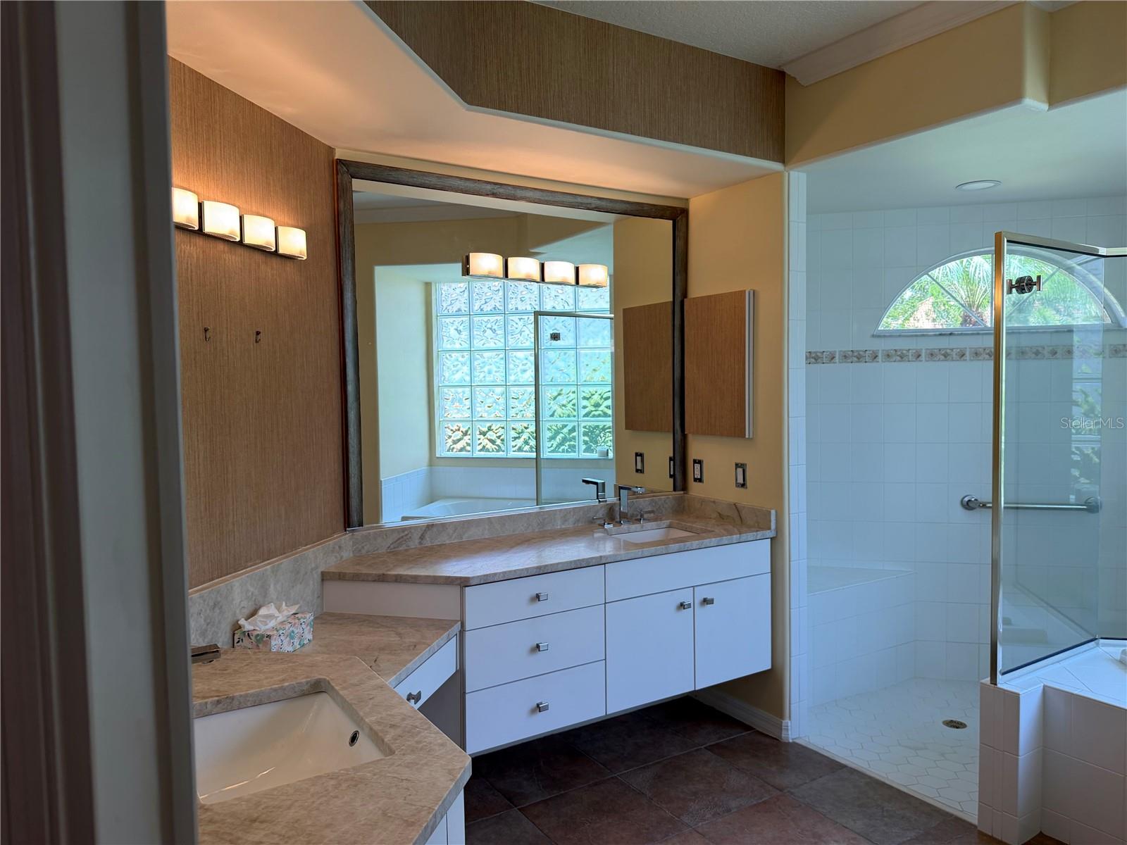 8544 Park Shore Ln Property Photo 22