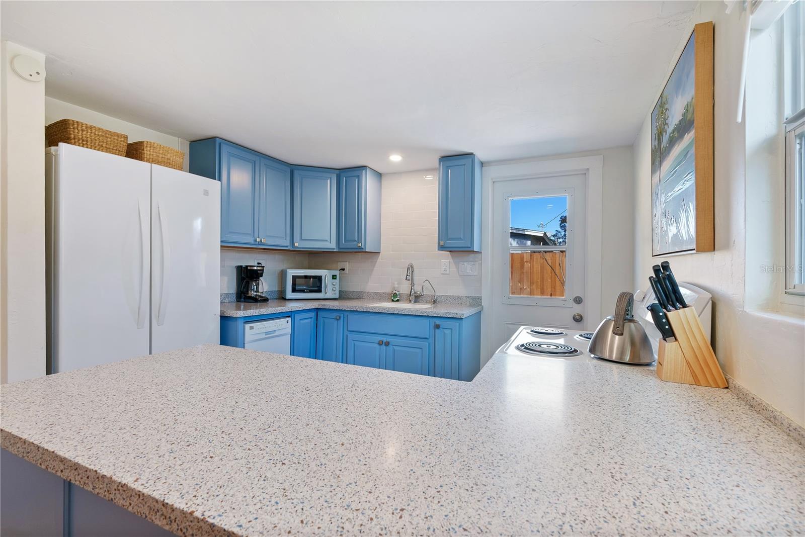 2311 Waldemere St #b Property Photo 7