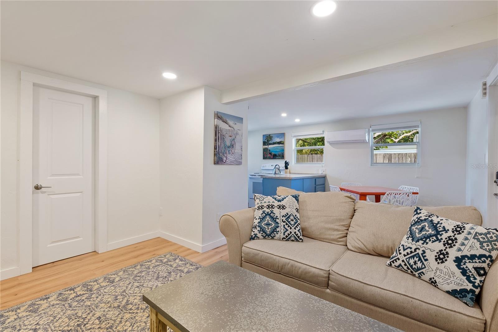 2311 Waldemere St #b Property Photo 9