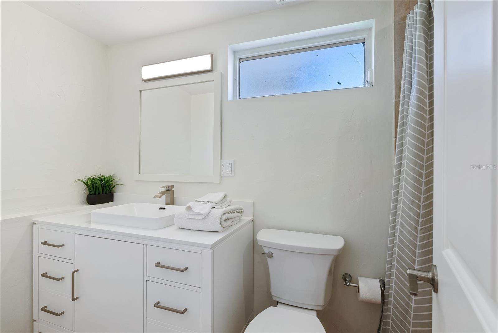 2311 Waldemere St #b Property Photo 13