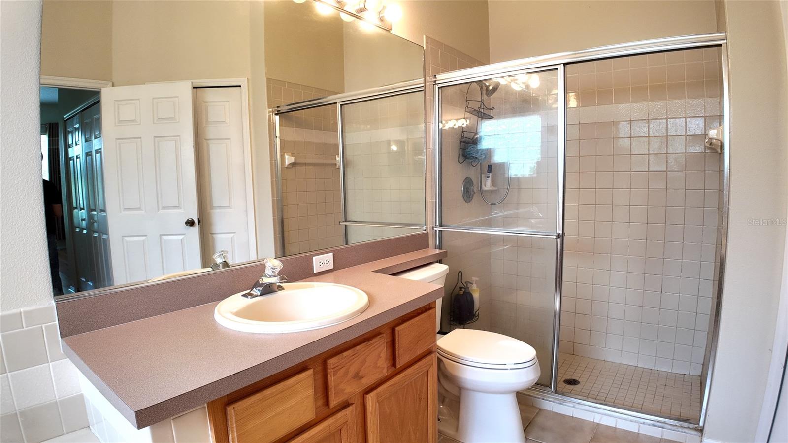207 39th St E Property Photo 21