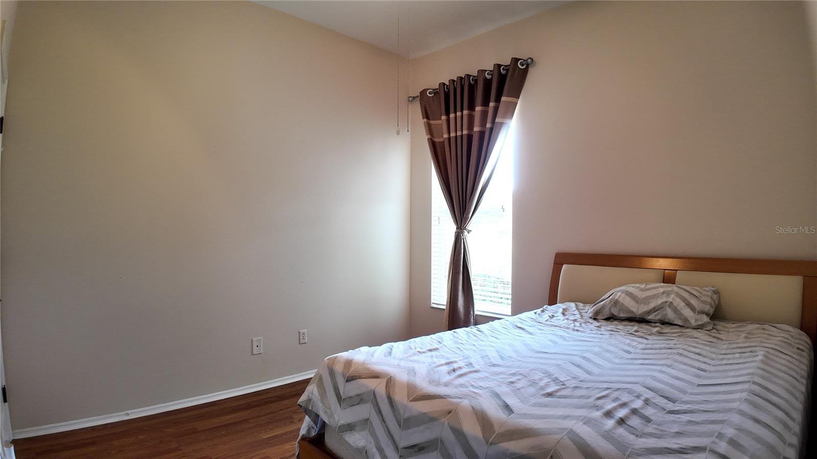 207 39th St E Property Photo 26