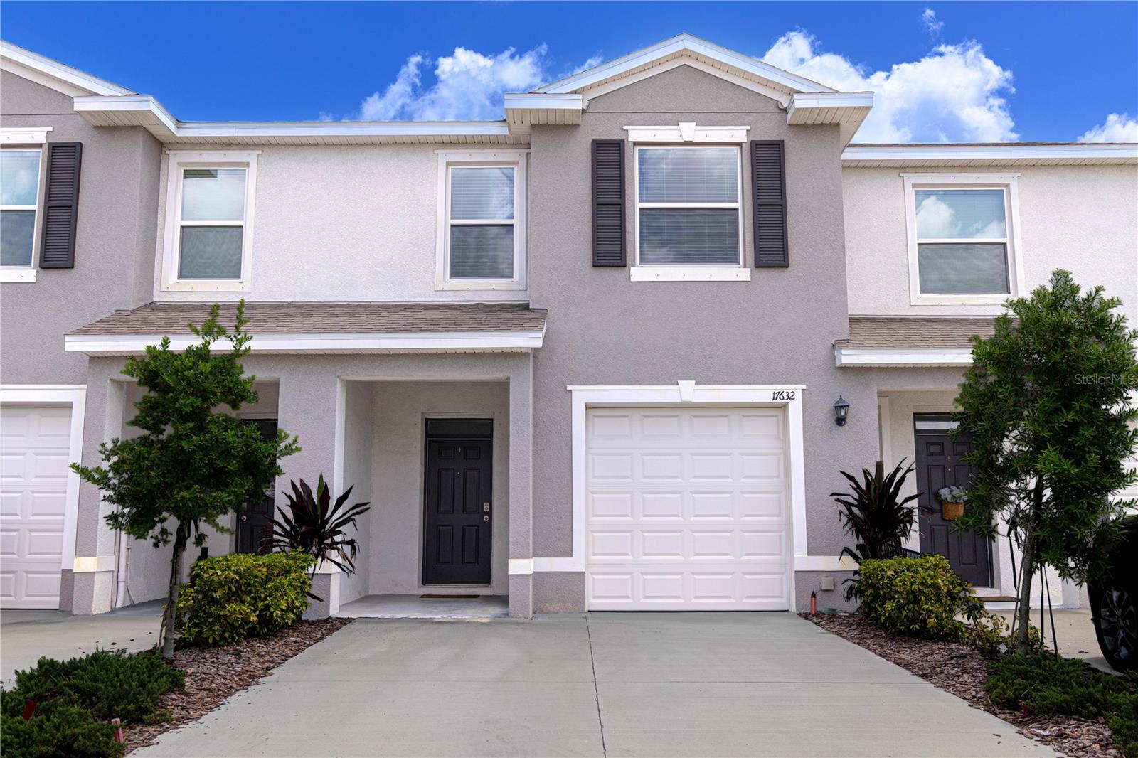 17632 Crescent Moon Loop Property Photo 1