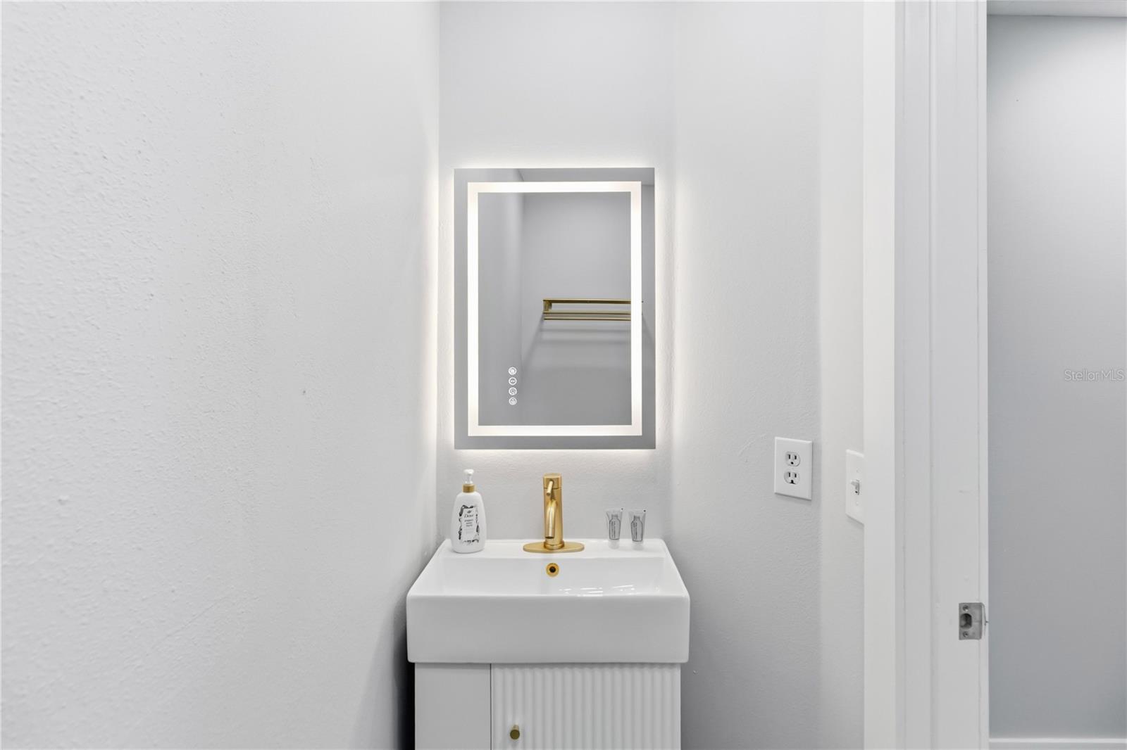 243 Oxford Rd Property Photo 16