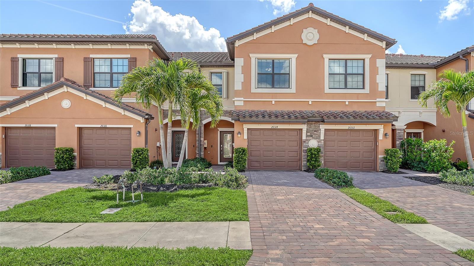 20314 LAGENTE CIR Property Photo 1