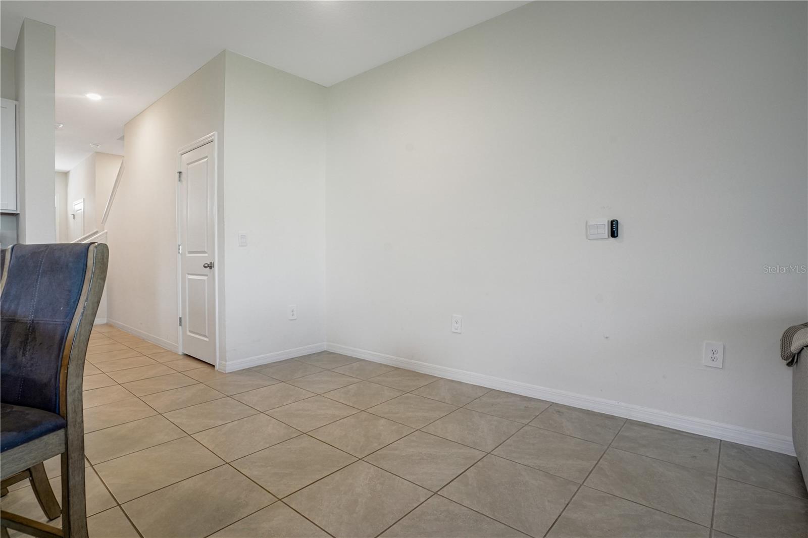 17579 Crescent Moon Loop Property Photo 6