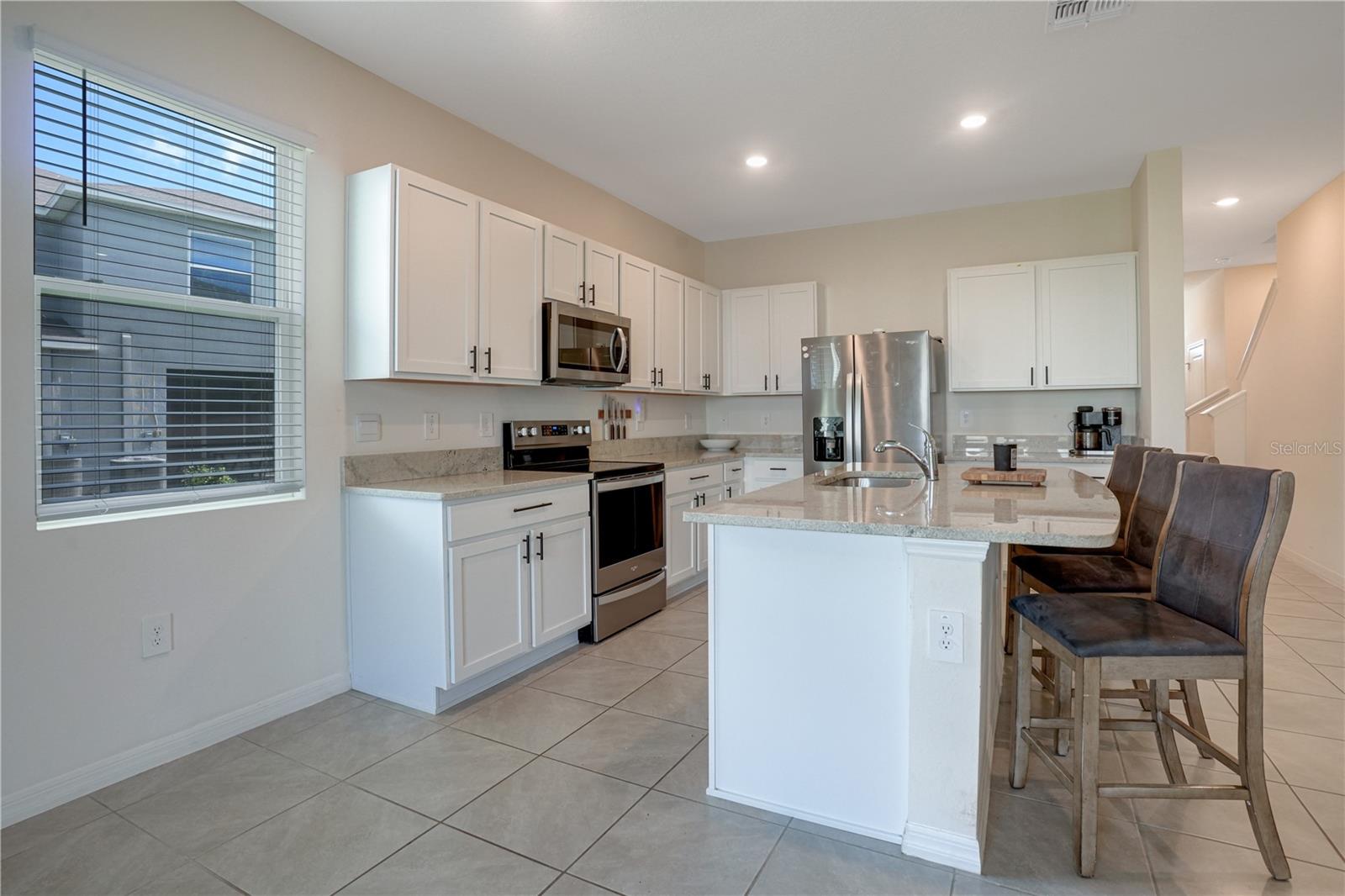 17579 Crescent Moon Loop Property Photo 7