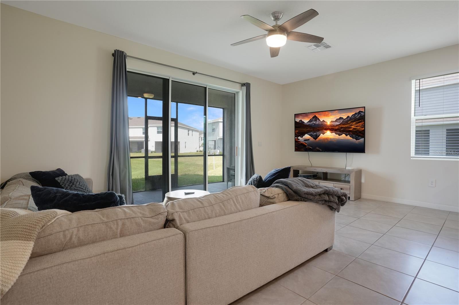 17579 Crescent Moon Loop Property Photo 12