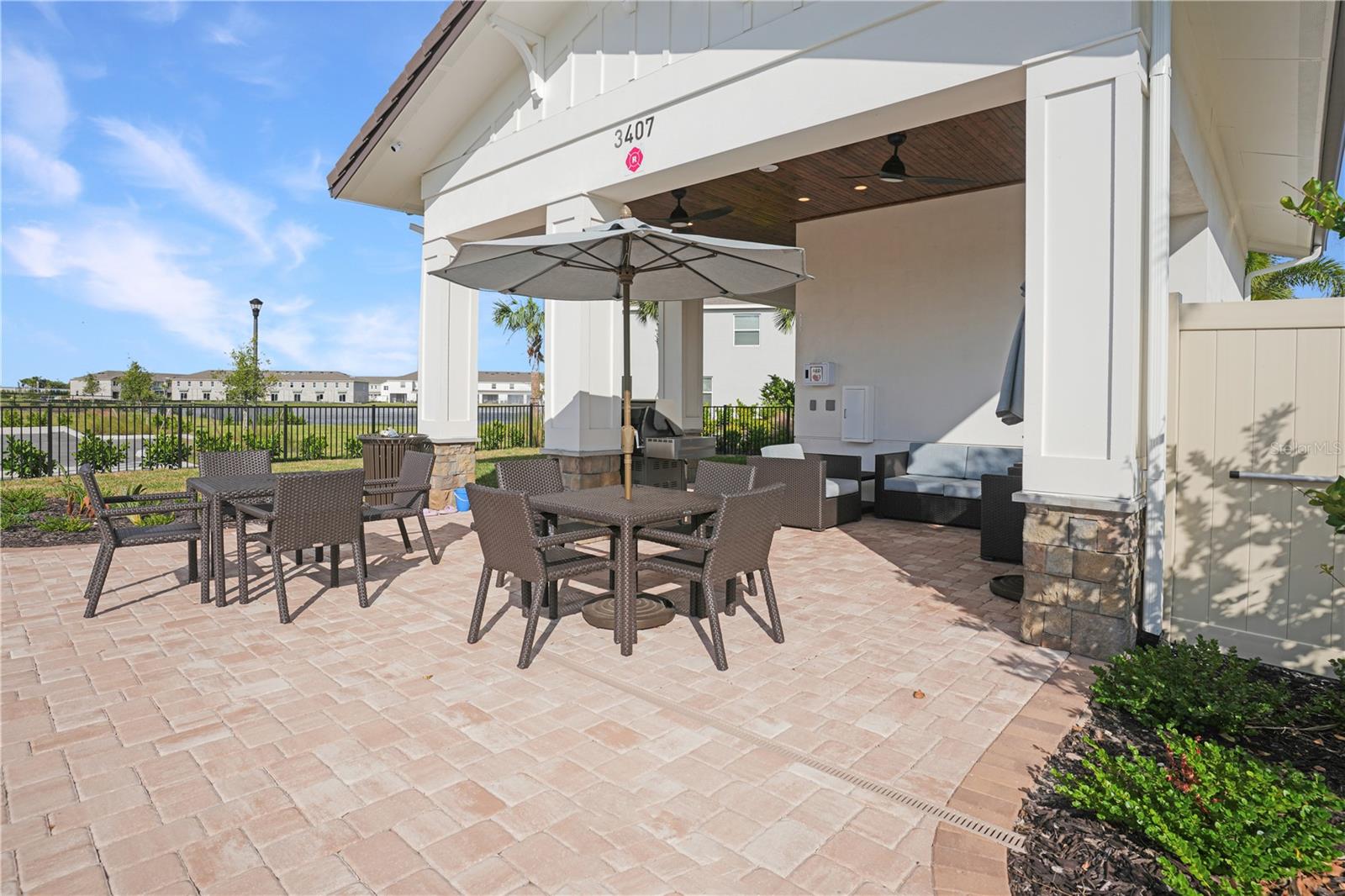 17579 Crescent Moon Loop Property Photo 45