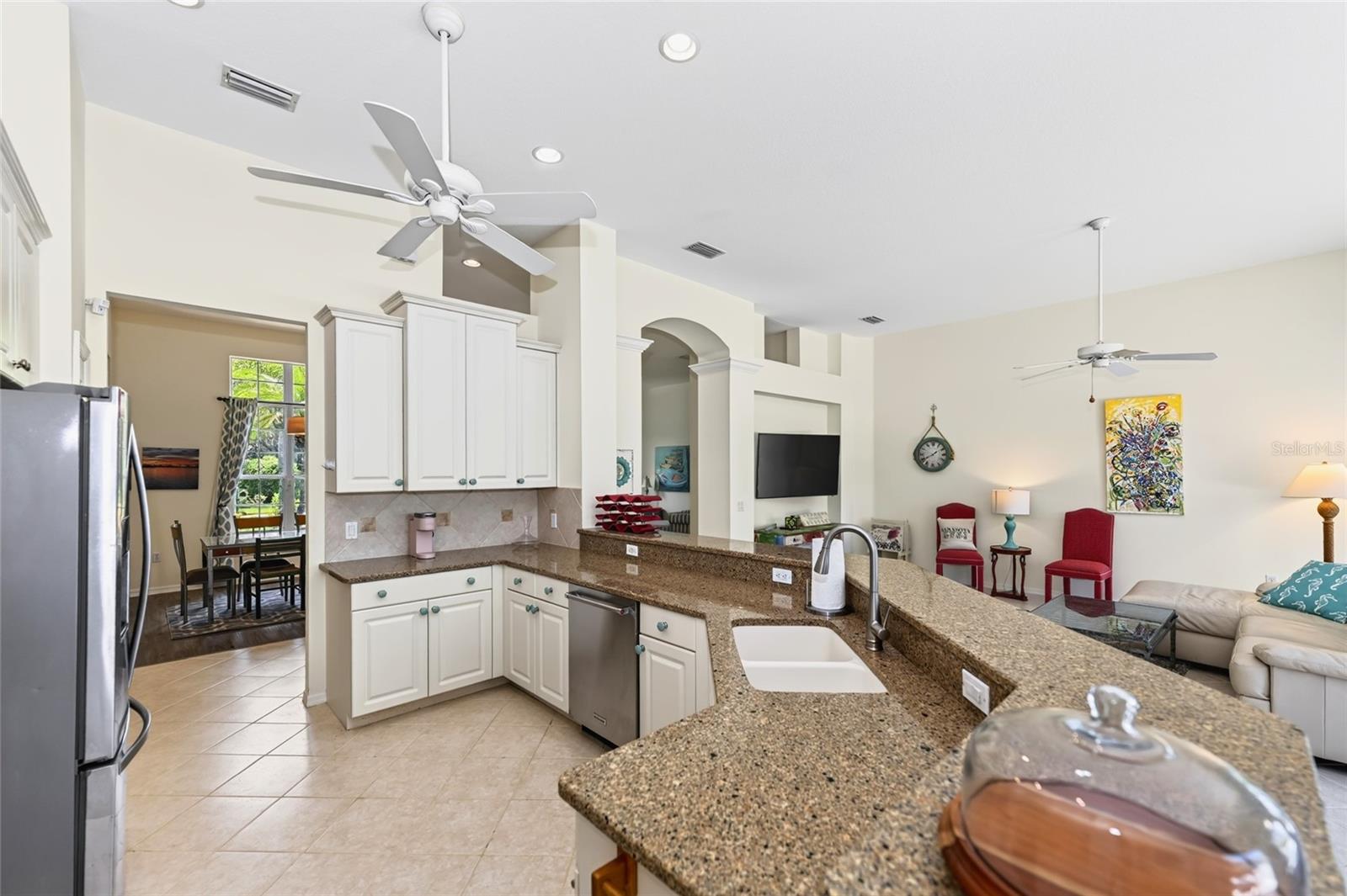 8003 Spring Marsh Dr Property Photo 5