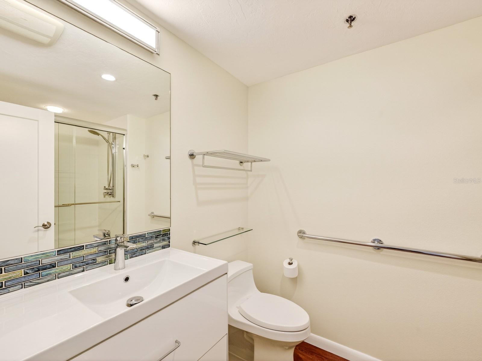1255 N Gulfstream Ave #1101 Property Photo 21