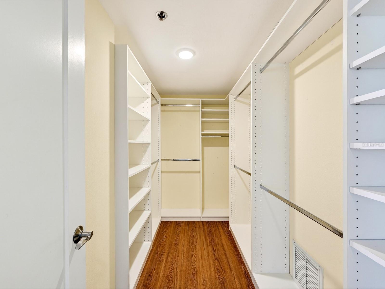 1255 N Gulfstream Ave #1101 Property Photo 35