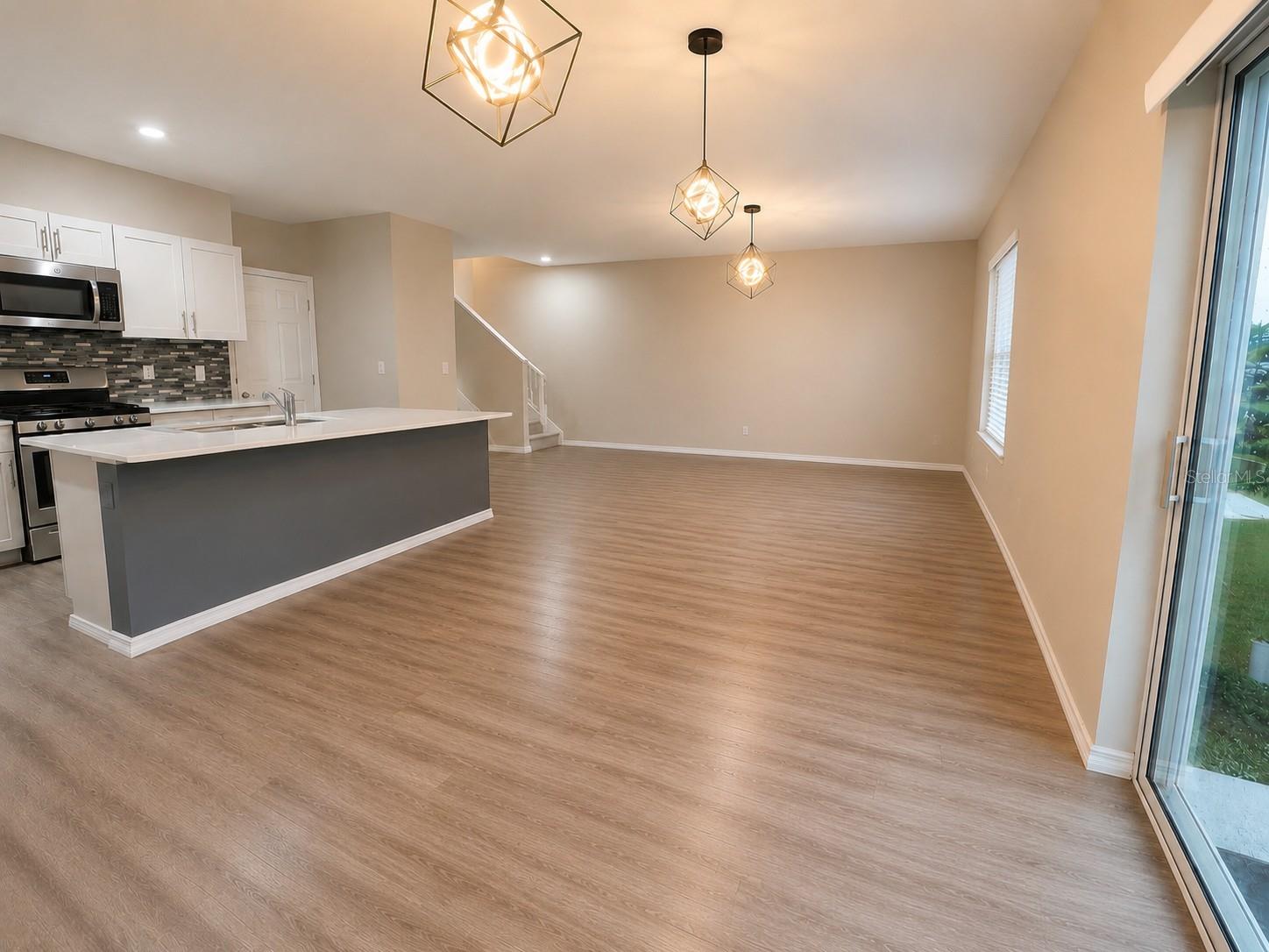 13029 Oak Hill Way Property Photo 5