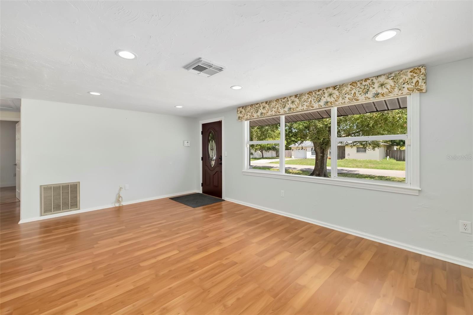 2702 Grand Cayman St Property Photo 7