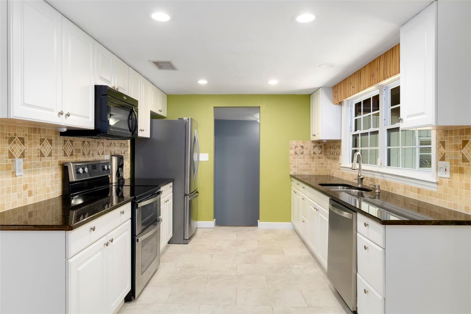 2702 Grand Cayman St Property Photo 14